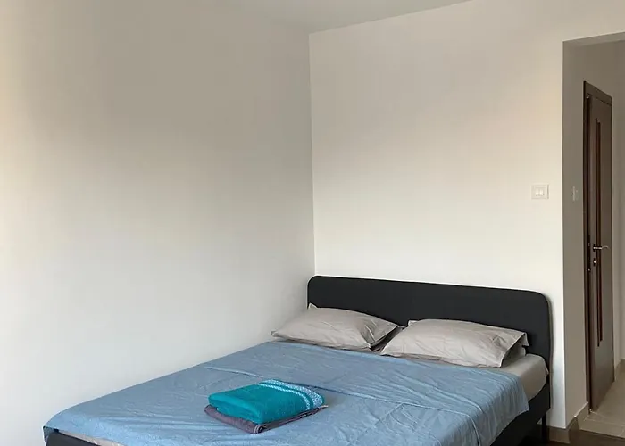 Minimalist Place * Bukarest